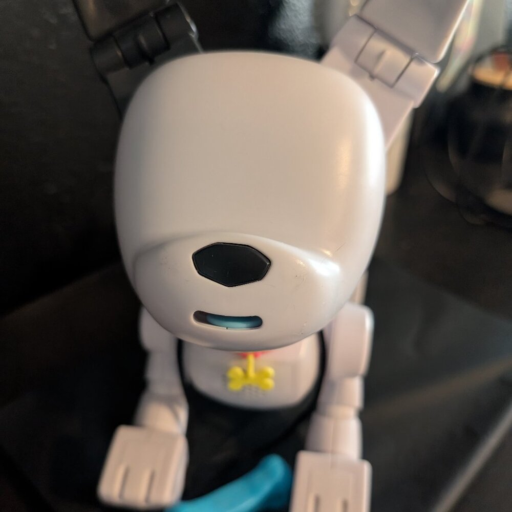 WooWee Dog-E Interactive Robot Dog